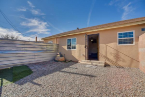 Sunlit Albuquerque Retreat 3 Mi to Old Town!